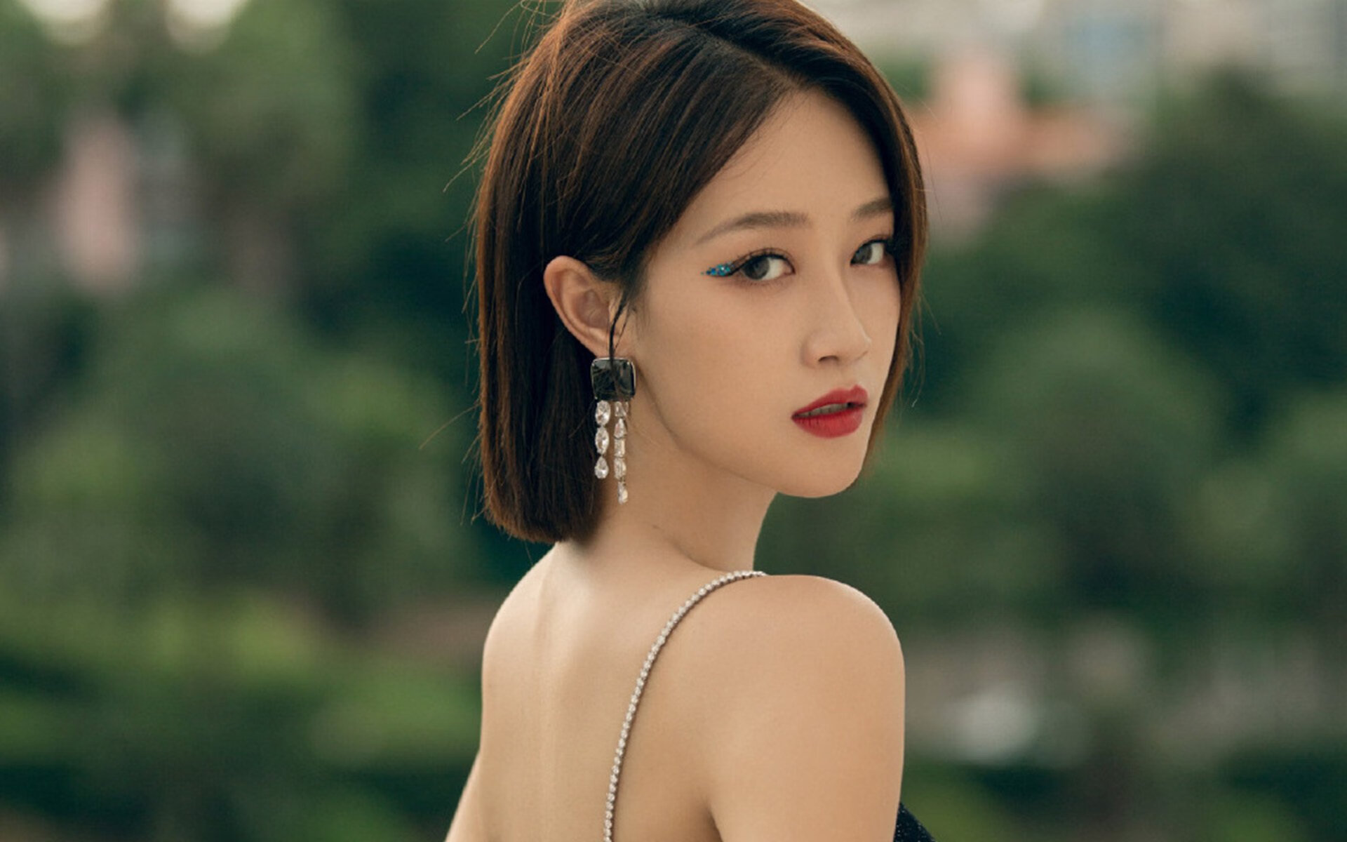 开云入口-_经典困境：逆境中的决断瞬间感动球迷_，逆境中的励志短语